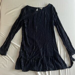 En crème drop waist short dress, size s